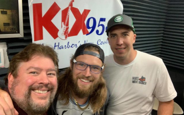 The Olson Bros Dropped by Kix 95.3 This Morning!